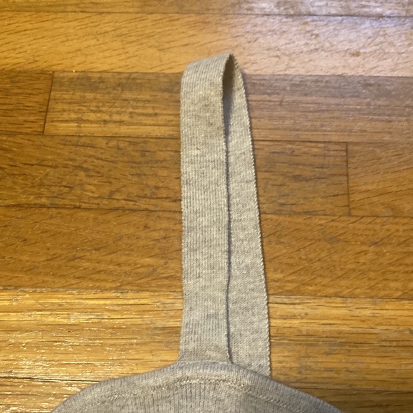 *last chance* NWOT. H&M | Women’s cropped grey/brown tank top. Never worn!! - Picture 4 of 15